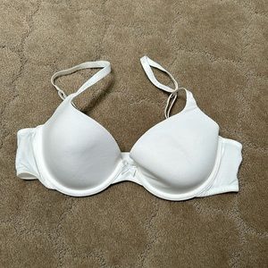 NWOT Victoria’s Secret White T-shirt Bra Sz 36B